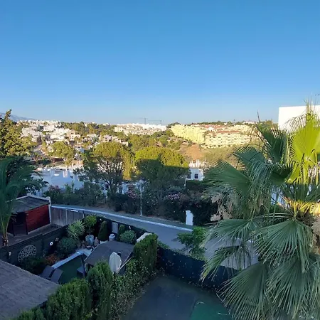 Acogedora Y Tranquila Casa Estepona