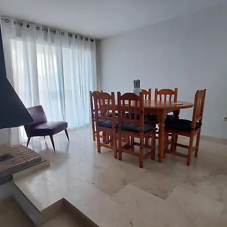 Acogedora Y Tranquila Casa Estepona