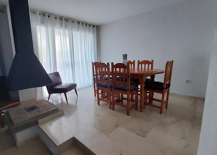 Acogedora Y Tranquila Casa Estepona