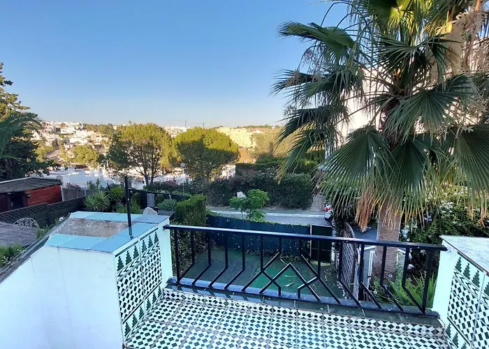 Acogedora Y Tranquila Casa Estepona